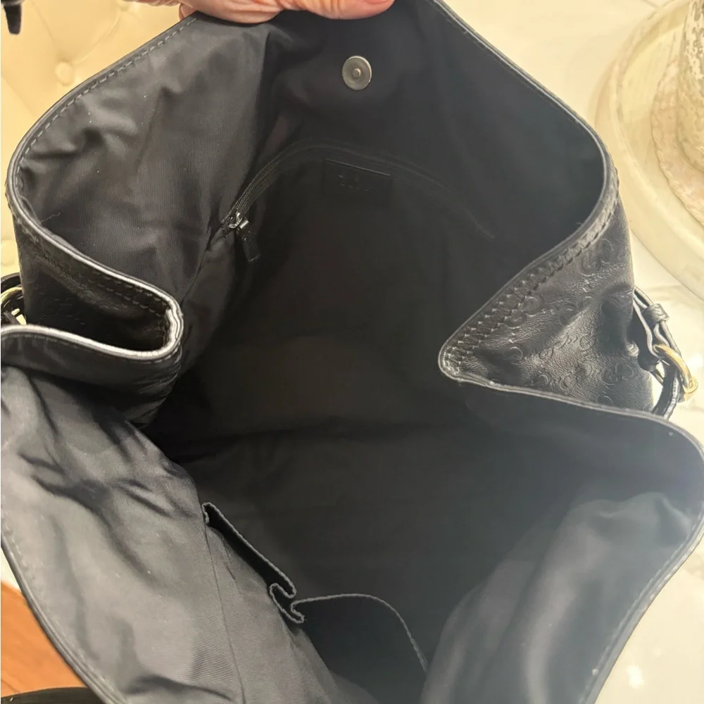 GUCCI Guccissima Leather Shoulder Bag Black Silver Hardware | Authentic - Picture 11 of 13